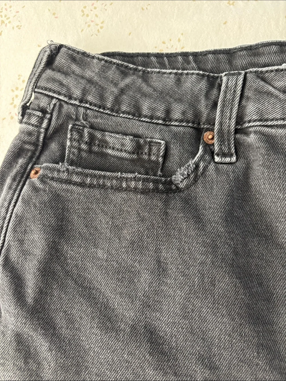 OLD NAVY BLACK DENIM SHORTS in Size 8